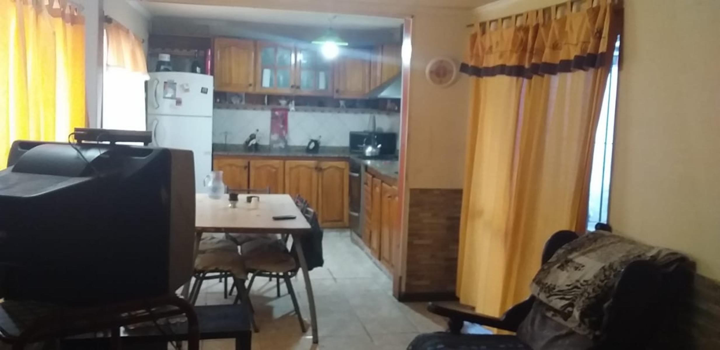 Casa + Galpón con baño y vestuario + Departamento 2 ambientes sobre primer piso, Ubicado en La Tablada — foto 3