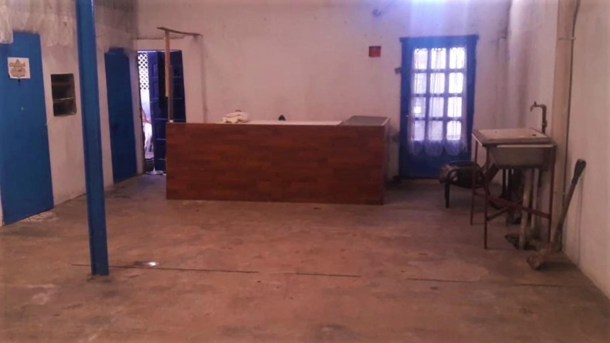 Casa + Galpón con baño y vestuario + Departamento 2 ambientes sobre primer piso, Ubicado en La Tablada — foto 4