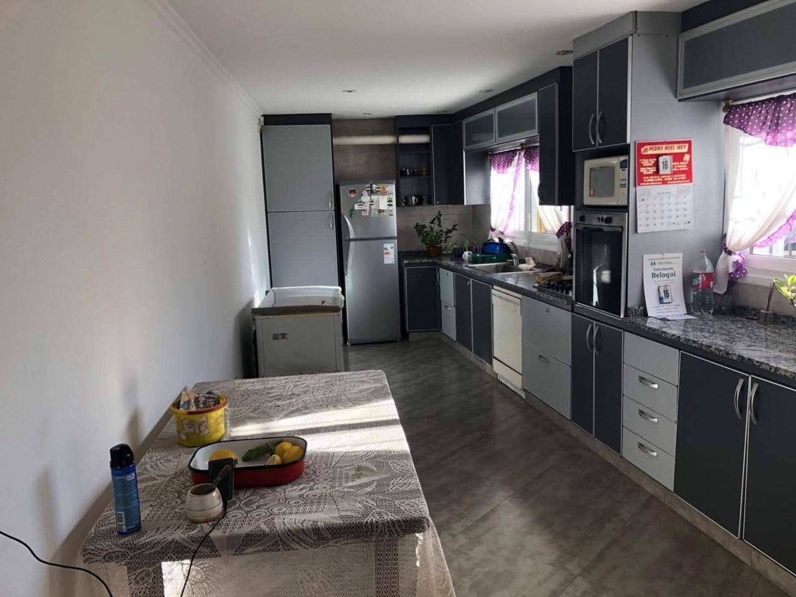 Alquiler Casa Quinta de 750 mts2 de terreno, una construcción de estilo minimalista, aire acondicionado en todos los ambientes y calefacción por losa radiante, totalmente equipada para pasar el día. - 7