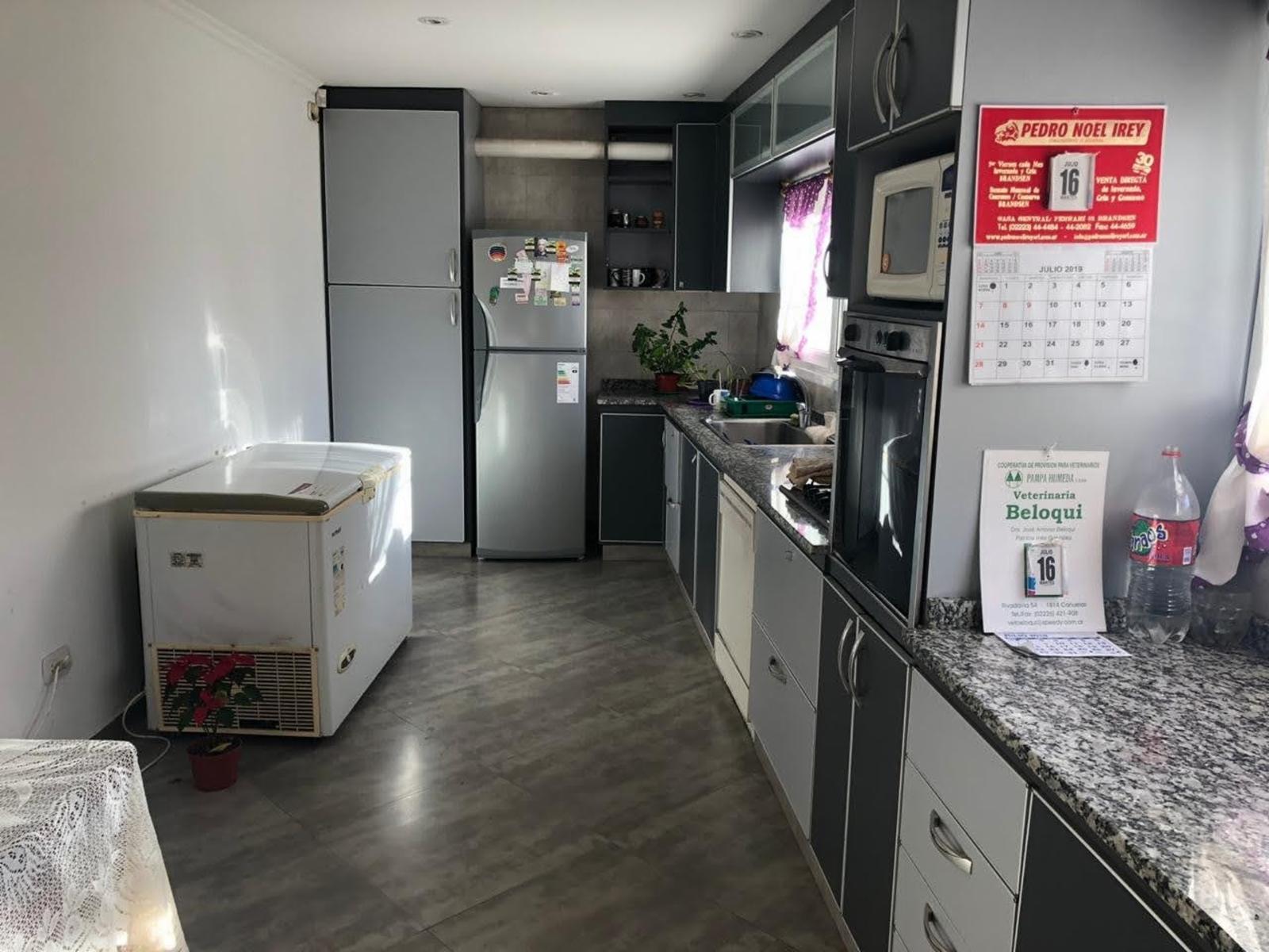Alquiler Casa Quinta de 750 mts2 de terreno, una construcción de estilo minimalista, aire acondicionado en todos los ambientes y calefacción por losa radiante, totalmente equipada para pasar el día. - 11