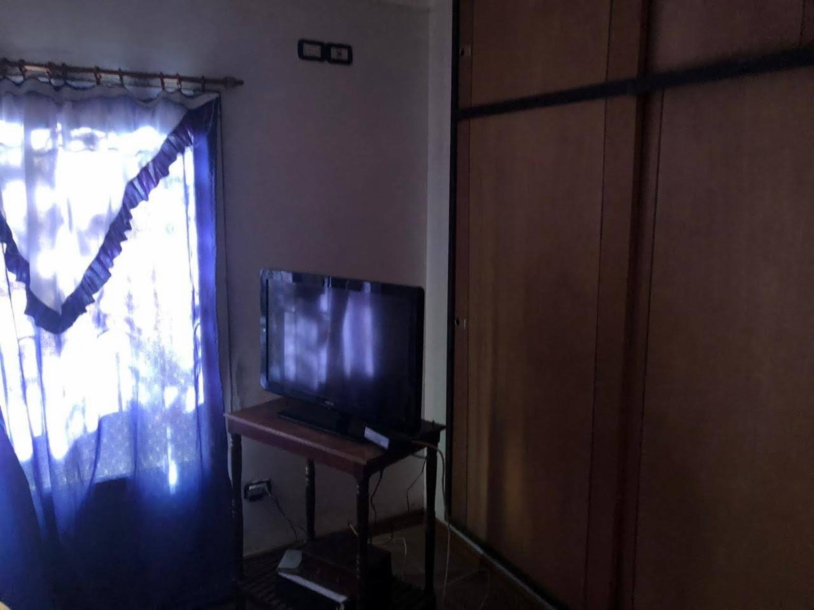 Alquiler Casa Quinta de 750 mts2 de terreno, una construcción de estilo minimalista, aire acondicionado en todos los ambientes y calefacción por losa radiante, totalmente equipada para pasar el día. - 15