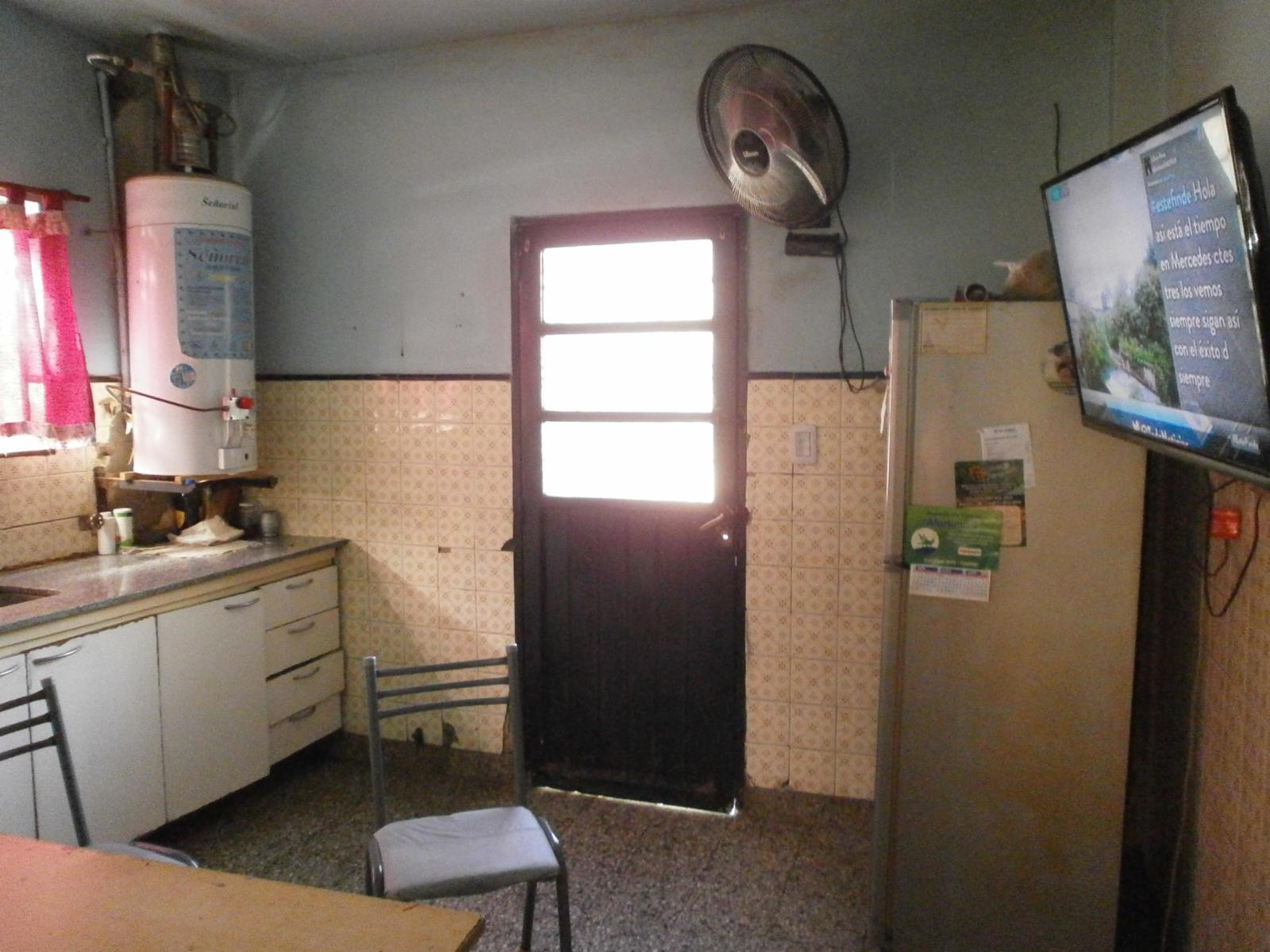 Casa de 3 ambientes con fondo - Castelar — foto 6
