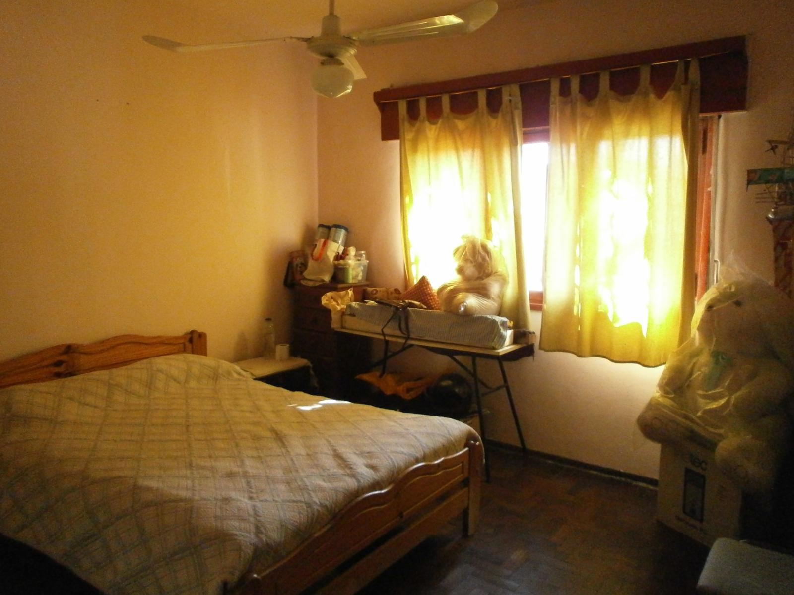 Casa de 3 ambientes con fondo - Castelar — foto 7