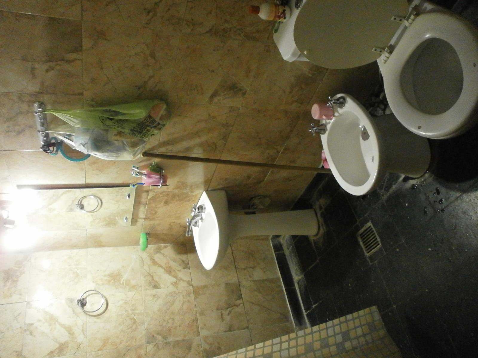 Casa de 3 ambientes con fondo - Castelar — foto 9