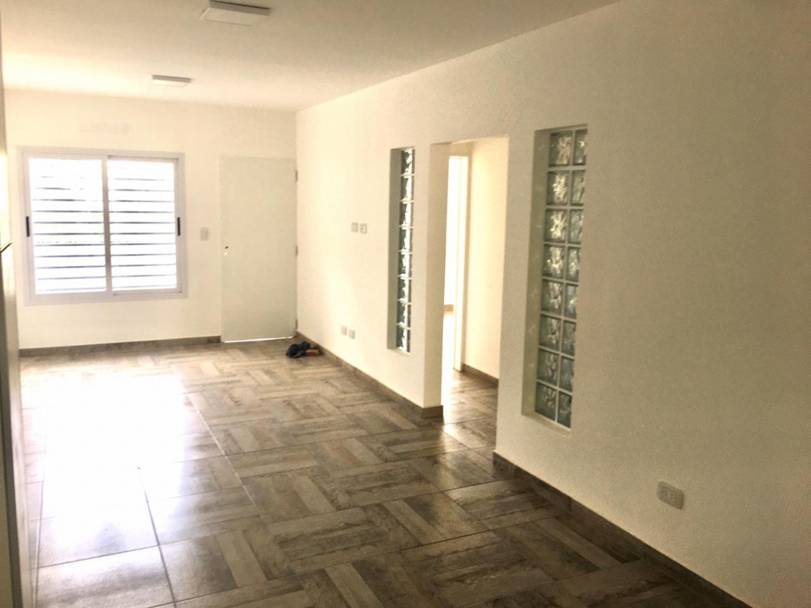 Casas a estrenar 3 Ambientes con patio y cochera. Marcos Paz. — foto 4