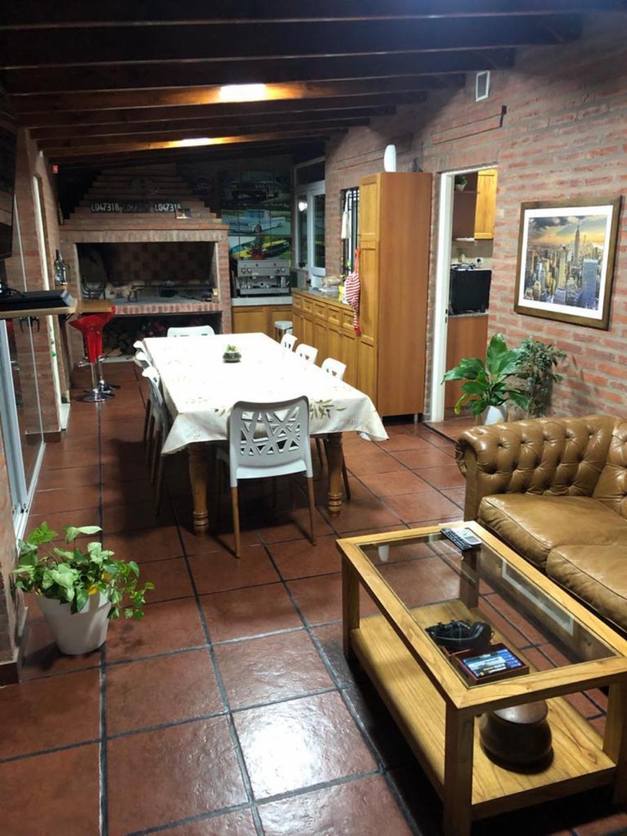 Casa de 3 Ambientes con Cochera y Fondo. Marcos Paz. a 1 Cuadra de La Ruta. — foto 11