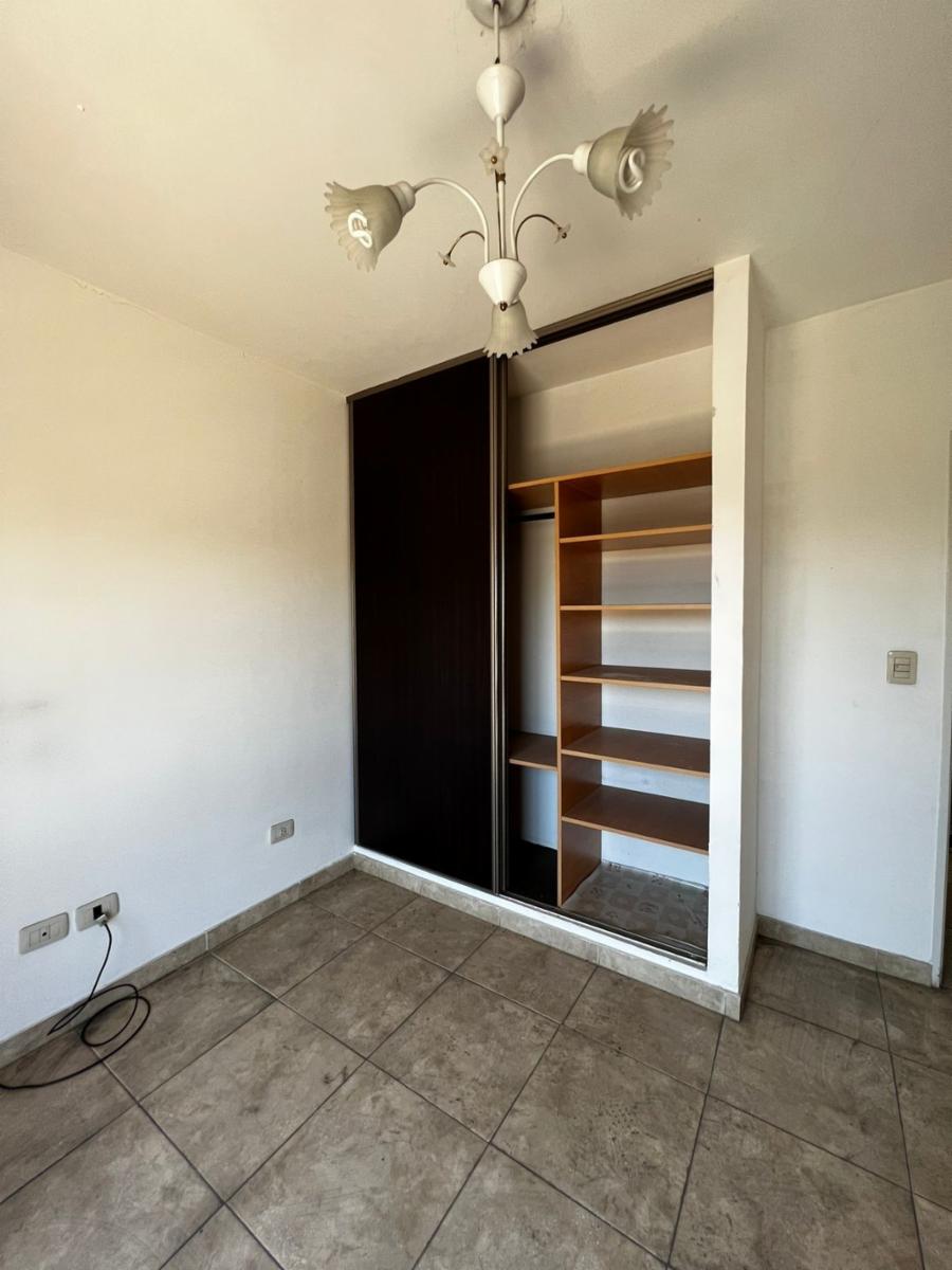 Duplex En Moron De Ambientes Amplios Y Luminosos Con Guardacoches Y Patio - Apto Credito Hipotecario - Se Escucha Oferta Razonable — foto 2