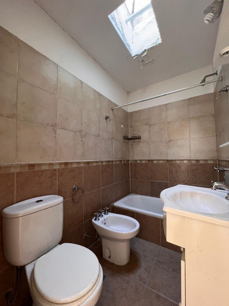 Duplex En Moron De Ambientes Amplios Y Luminosos Con Guardacoches Y Patio - Apto Credito Hipotecario - Se Escucha Oferta Razonable — foto 10
