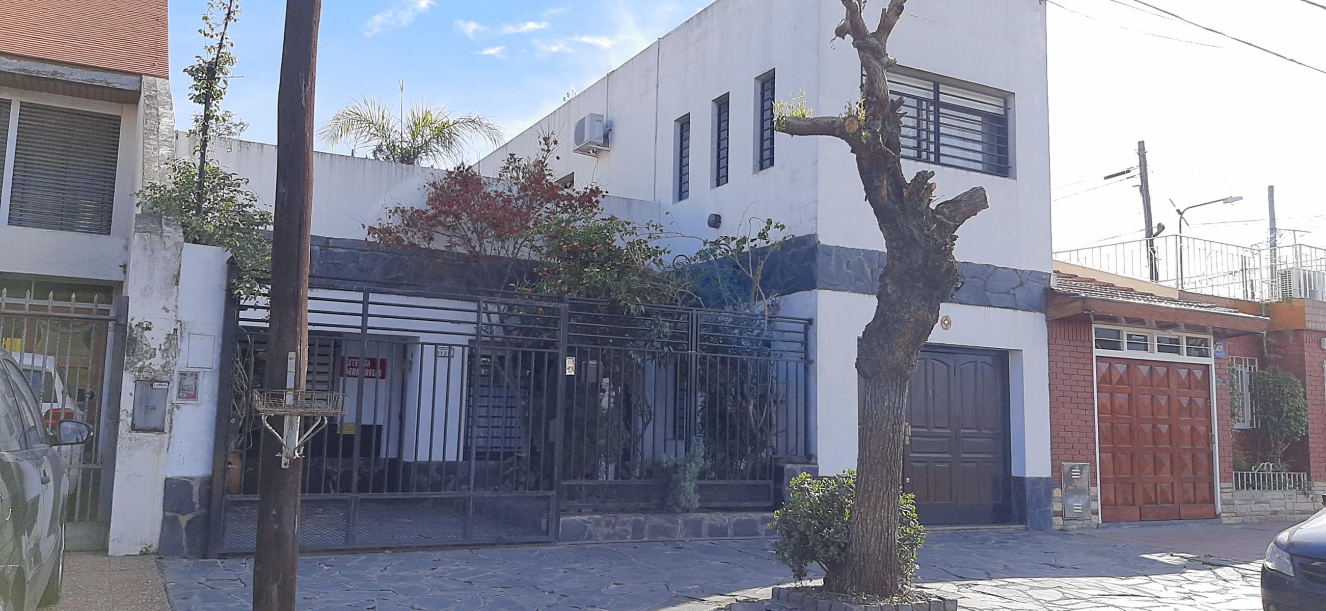 Casa Ramos Mejía, Calle Cisneros