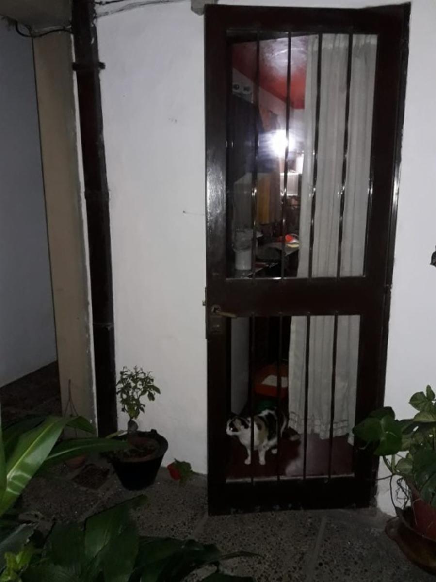 PERMUTA - DEPARTAMENTO TIPO CASA DE 3 AMBIENTES EN VENTA - VILLA SARMIENTO — foto 2