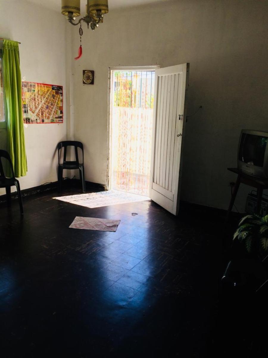 CASA AMERICANA DE 3 AMBIENTES A RECICLAR EN VENTA - VILLA LUZURIAGA — foto 2