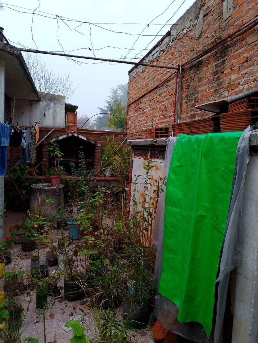 PERMUTA - CASA DE 2 AMBIENTES CON DEPARTAMENTOS EN VENTA - ITUZAINGO NORTE — foto 9