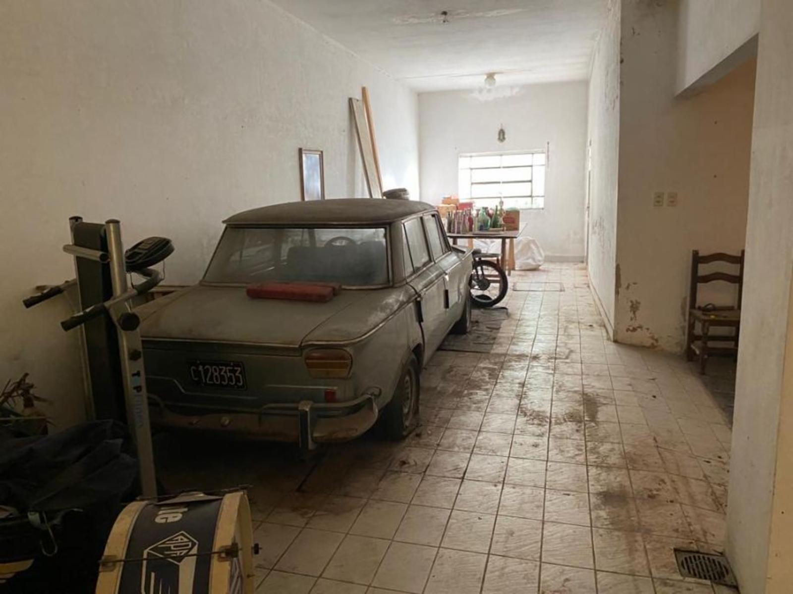 VENTA - CASA AMERICANA DE 3 AMBIENTES A RECICLAR - MORON