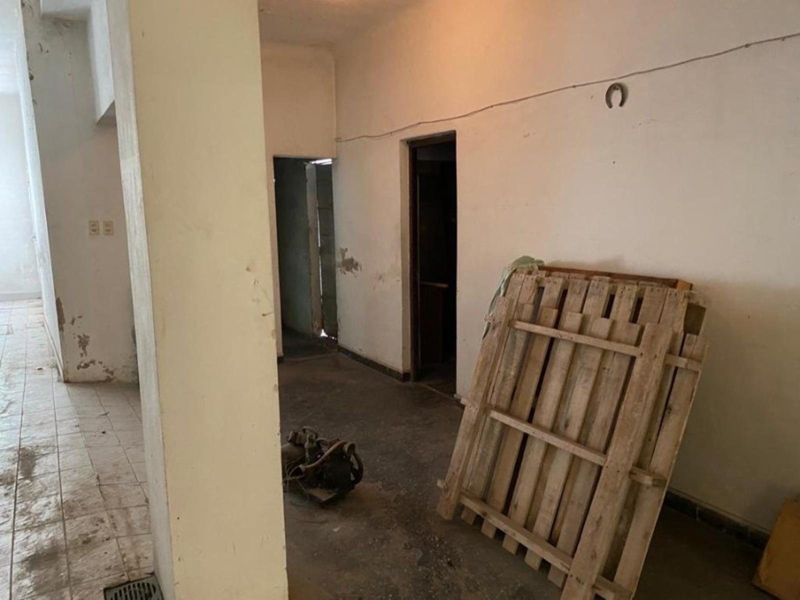 VENTA - CASA AMERICANA DE 3 AMBIENTES A RECICLAR - MORON — foto 4
