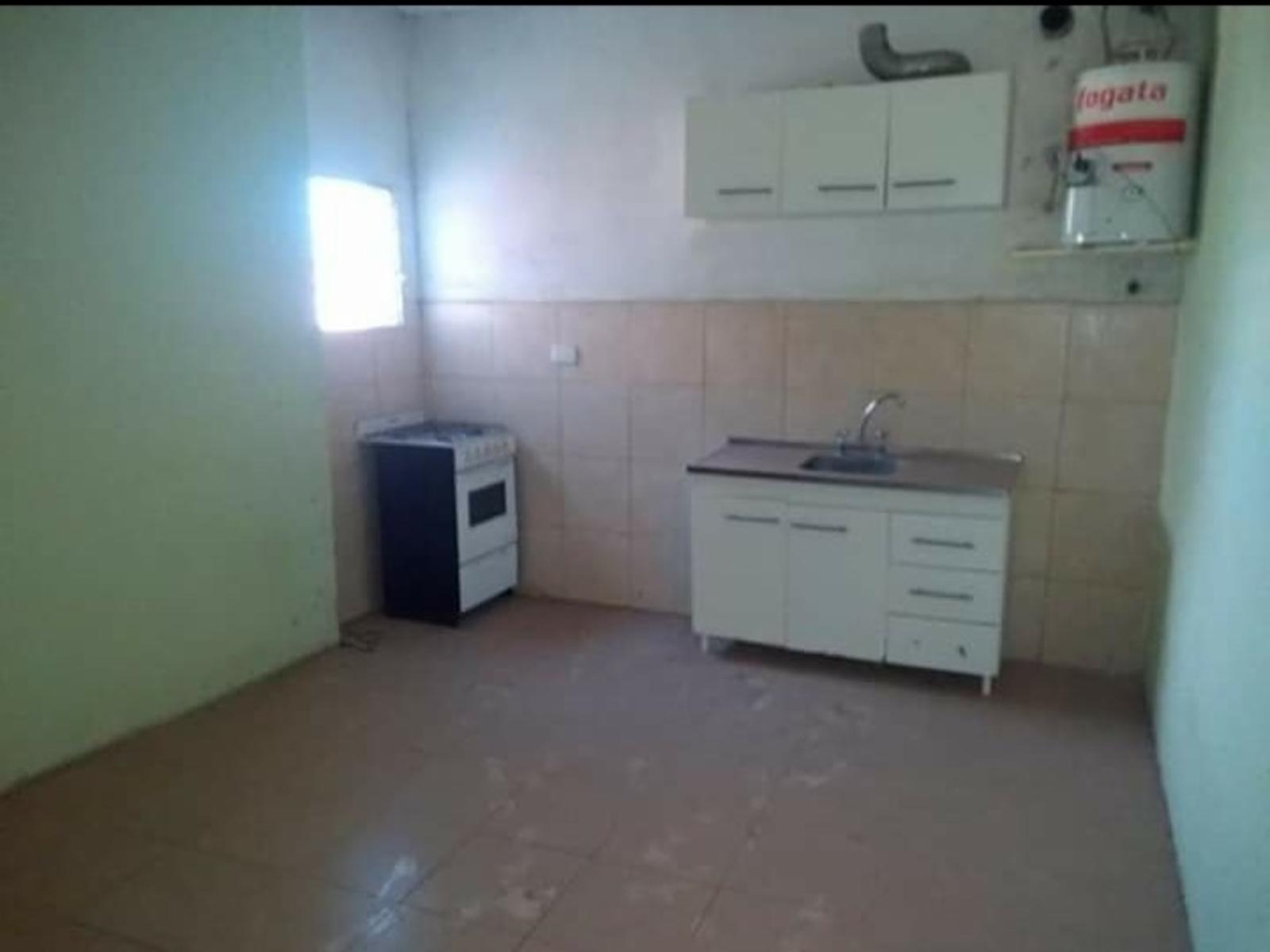 BLOCK EN VENTA DE 3 LOCALES + 5 DEPARTAMENTOS - ITUZAINGO — foto 4