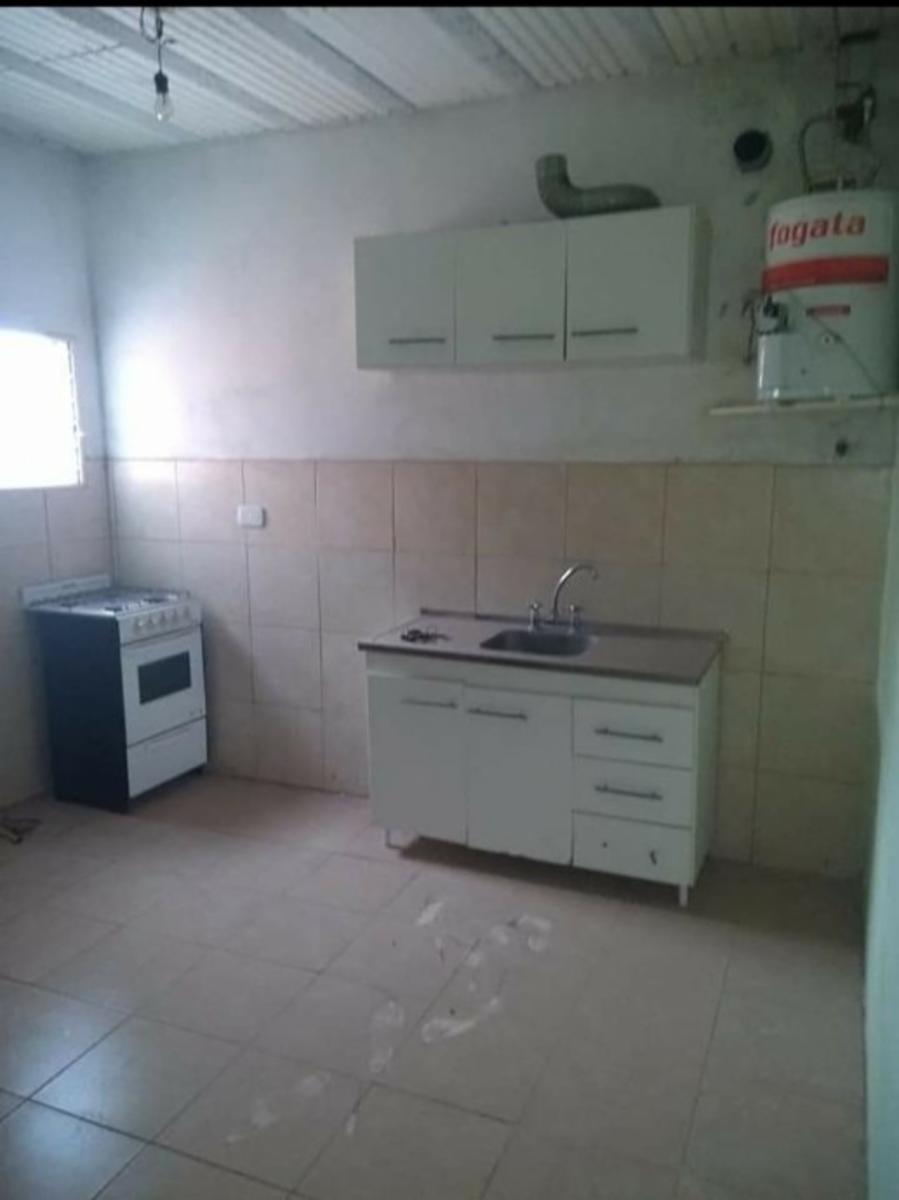BLOCK EN VENTA DE 3 LOCALES + 5 DEPARTAMENTOS - ITUZAINGO — foto 8
