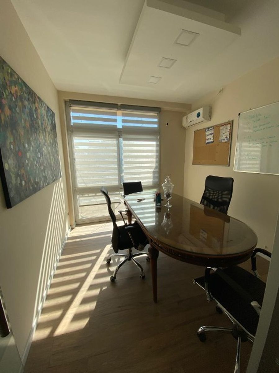 OFICINA CENTRICA EN VENTA - MORON — foto 2