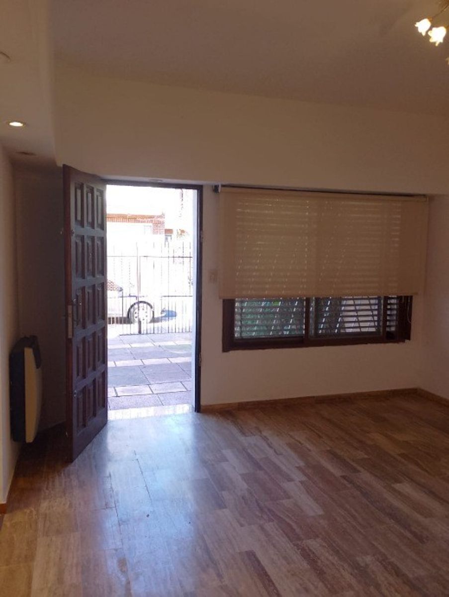 CASA PH 5 AMBIENTES EN CASTELAR NORTE — foto 2