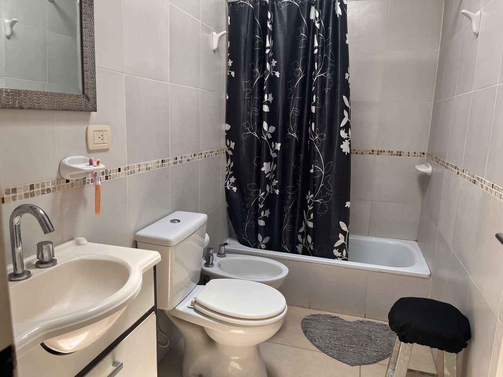 EXCELENTE CASA MINIMALISTA EN ITUZAINGO NORTE — foto 11