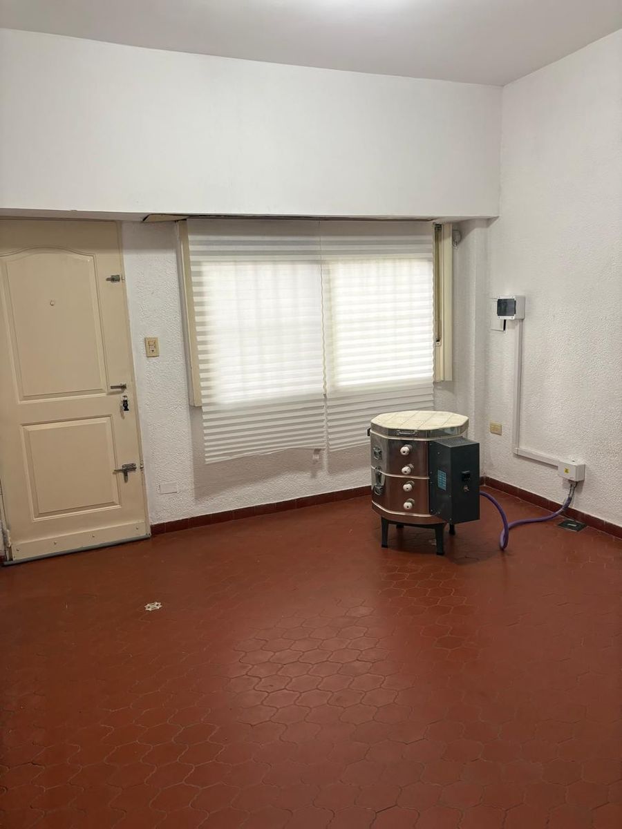 EXCELENTE CASA PH EN CASTELAR NORTE — foto 2
