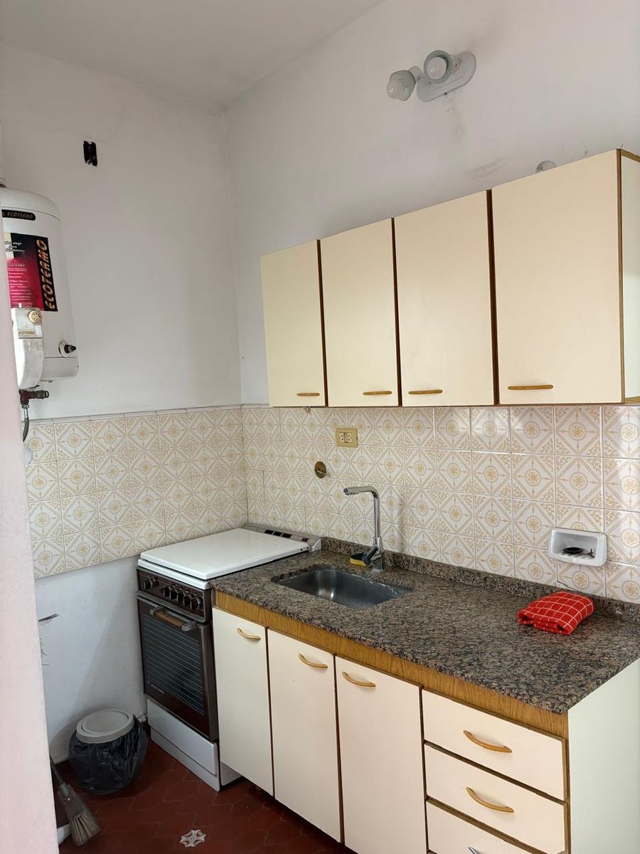 EXCELENTE CASA PH EN CASTELAR NORTE — foto 4