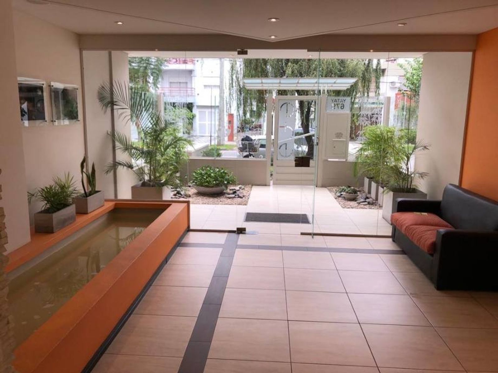 EXCELENTE DEPARTAMENTO MONOAMBIENTE CON COCHERA — foto 2