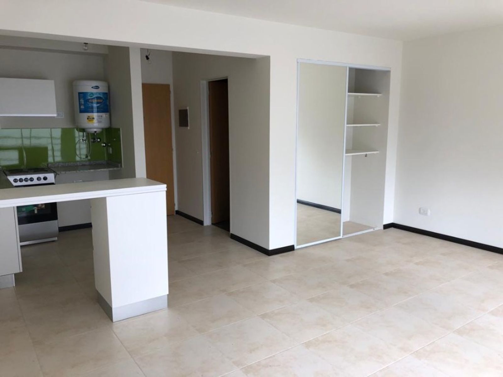 EXCELENTE DEPARTAMENTO MONOAMBIENTE CON COCHERA — foto 4
