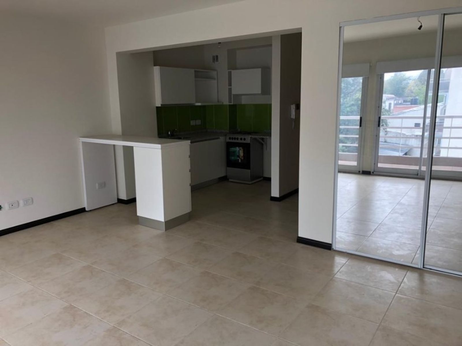 EXCELENTE DEPARTAMENTO MONOAMBIENTE CON COCHERA — foto 6