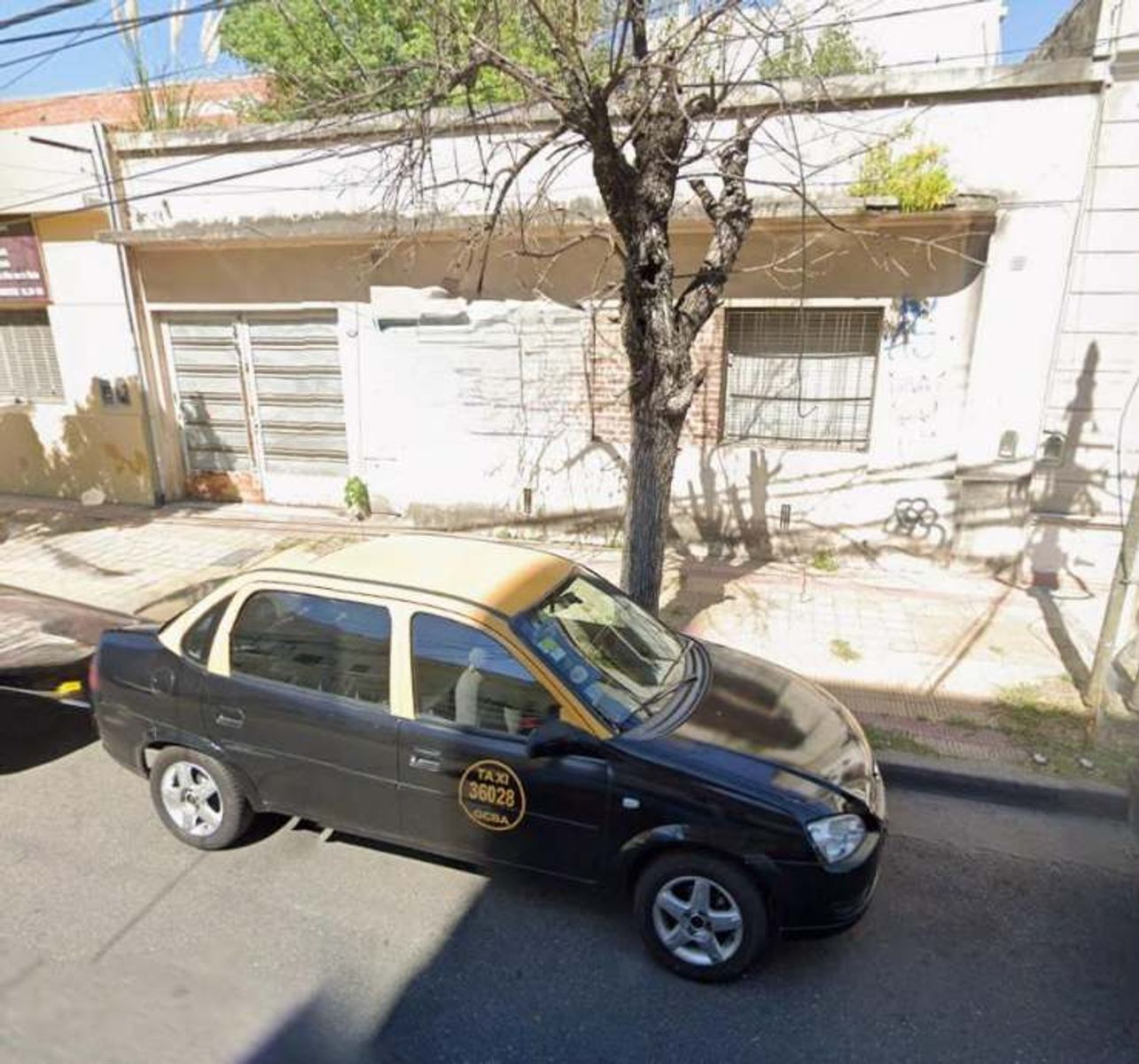CASA A RECICLAR EN MORON CENTRO