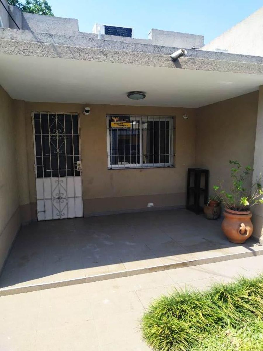 CASA DE 4 AMBIENTES EN VENTA — foto 2