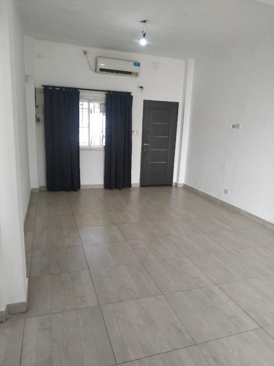 CASA DE 4 AMBIENTES EN VENTA — foto 3