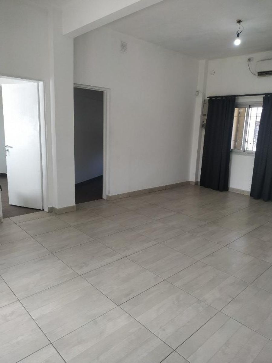 CASA DE 4 AMBIENTES EN VENTA — foto 4