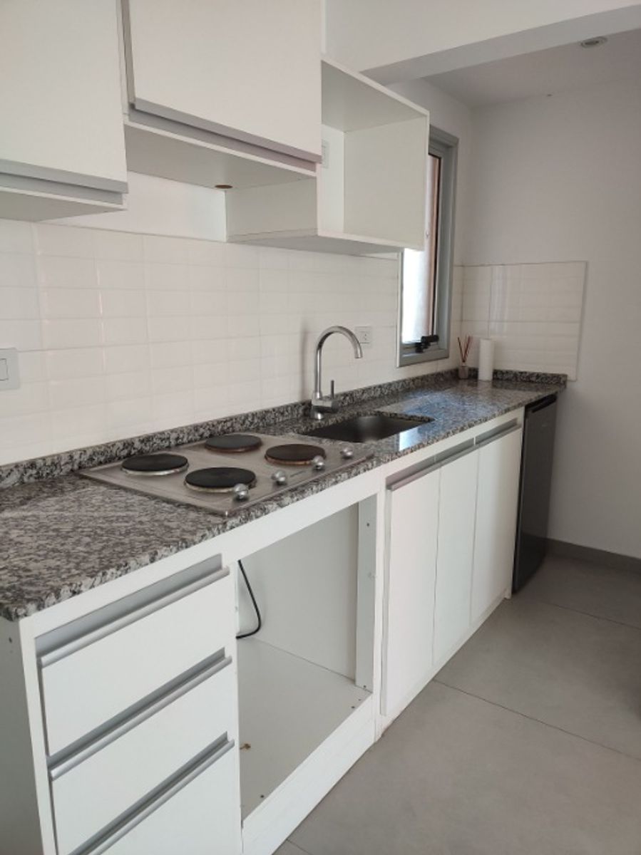 DEPARTAMENTO DE 2 AMBIENTES CON BALCON