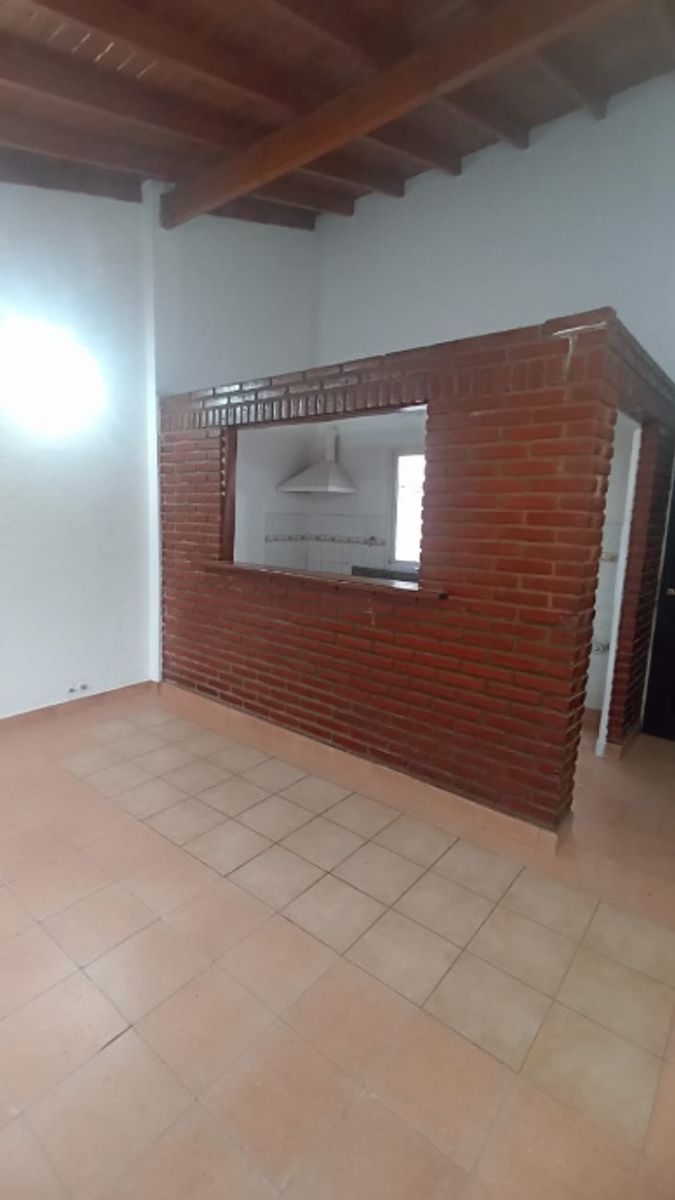 DEPARTAMENTO PH DE 3 AMBIENTES AL FRENTE PRIMER PISO POR ESCALERA — foto 4