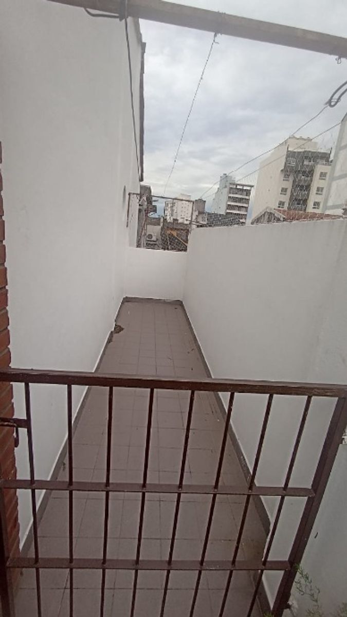 DEPARTAMENTO PH DE 3 AMBIENTES AL FRENTE PRIMER PISO POR ESCALERA — foto 8