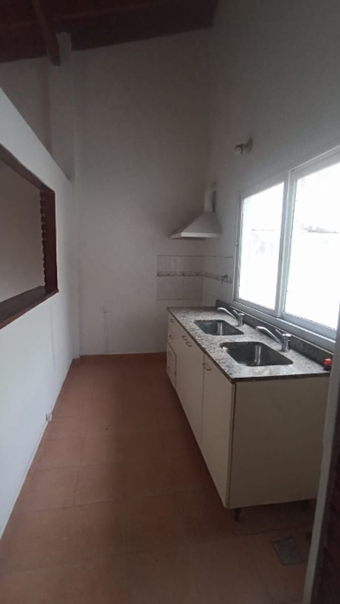 DEPARTAMENTO PH DE 3 AMBIENTES AL FRENTE PRIMER PISO POR ESCALERA — foto 10