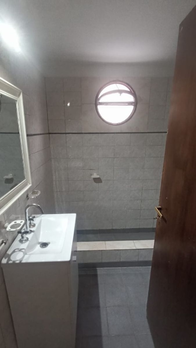 DEPARTAMENTO PH DE 3 AMBIENTES AL FRENTE PRIMER PISO POR ESCALERA — foto 15