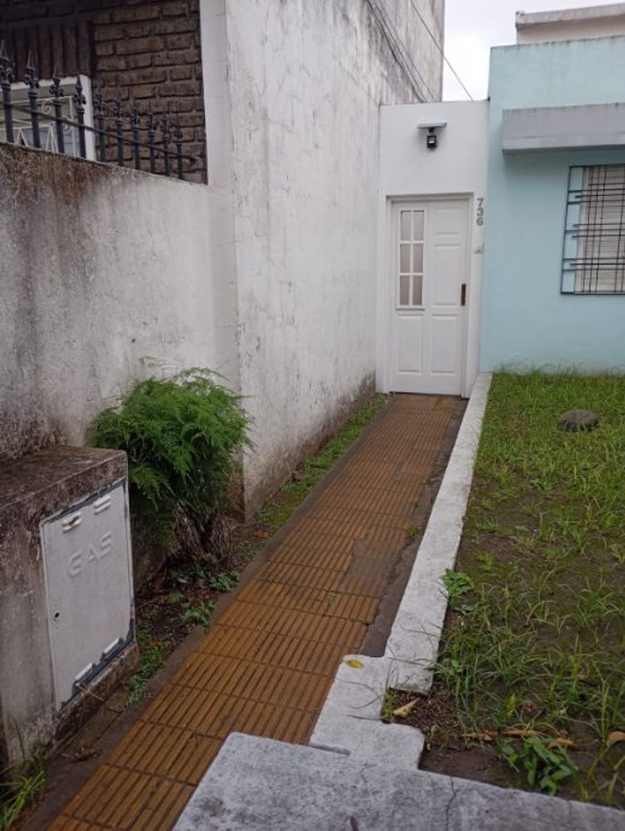 CASA PH DE 3 AMBIENTES EN VENTA-CASTELAR