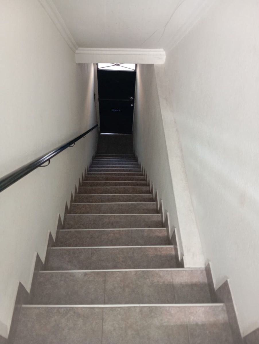 DEPARTAMENTO PH DE 3 AMBIENTES AL FRENTE CON VISTA A DONATO ALVAREZ Y FALUCHO PRIMER PISO POR ESCALERA - 2