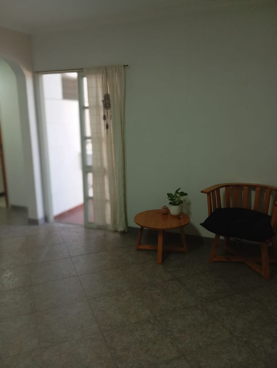 DEPARTAMENTO PH DE 3 AMBIENTES AL FRENTE CON VISTA A DONATO ALVAREZ Y FALUCHO PRIMER PISO POR ESCALERA - 11