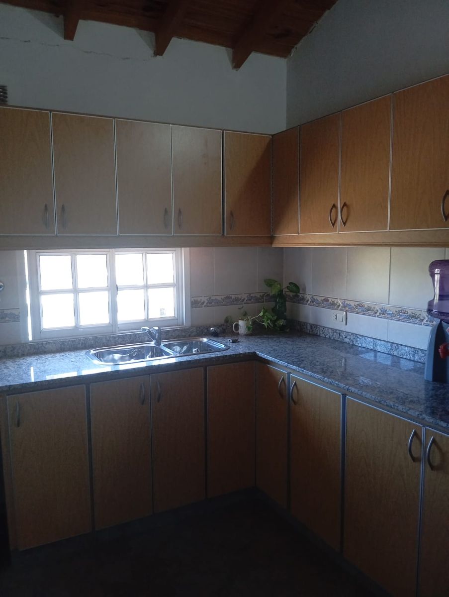 DEPARTAMENTO PH DE 3 AMBIENTES AL FRENTE CON VISTA A DONATO ALVAREZ Y FALUCHO PRIMER PISO POR ESCALERA - 13