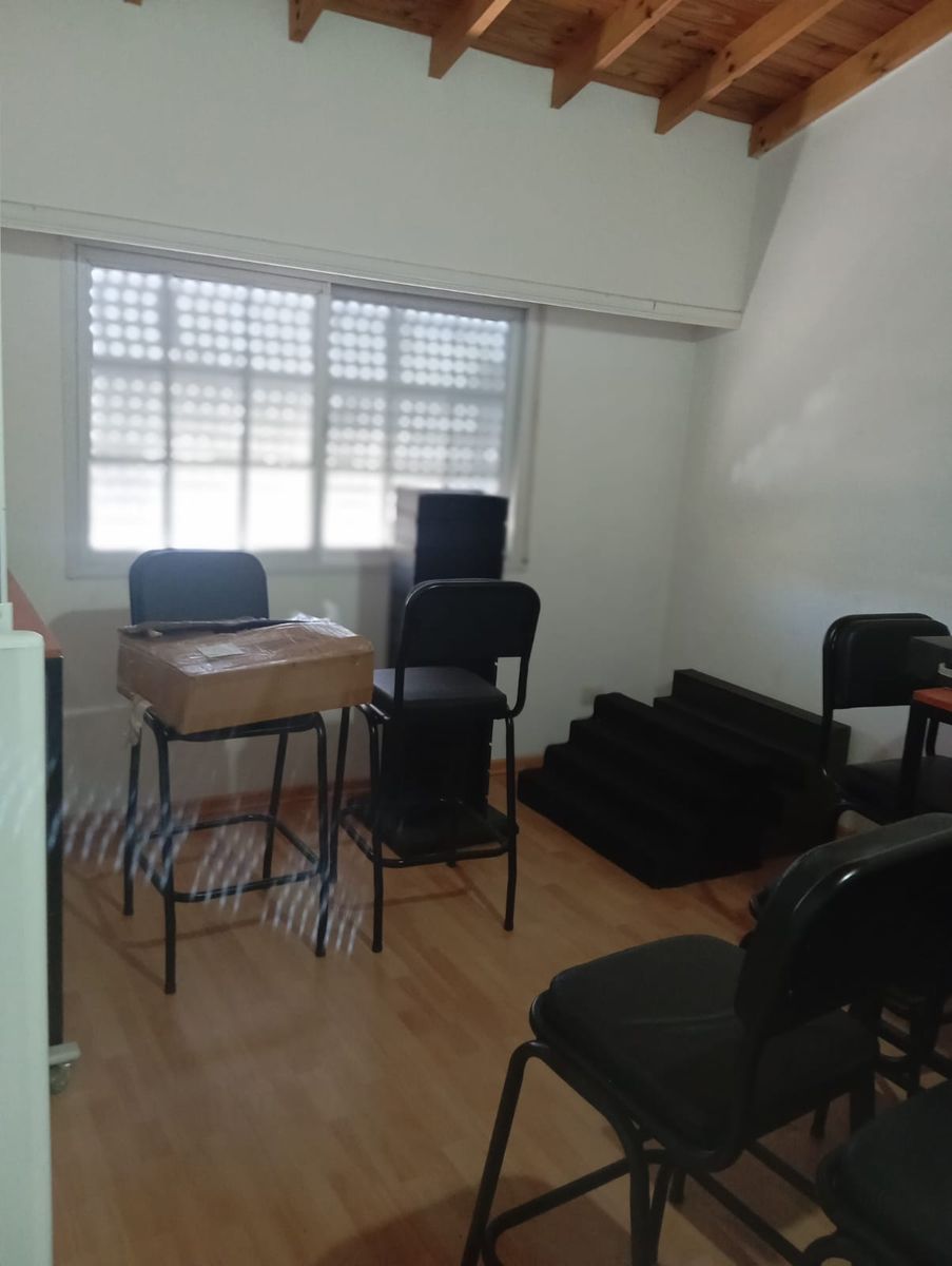 DEPARTAMENTO PH DE 3 AMBIENTES AL FRENTE CON VISTA A DONATO ALVAREZ Y FALUCHO PRIMER PISO POR ESCALERA - 14