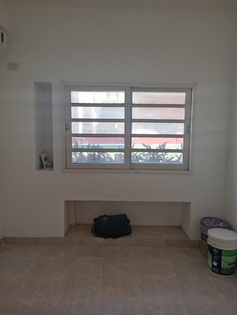 DEPARTAMENTO PLANTA BAJA PARA USO COMERCIAL A REFFACIONAR - APTO PROFESIONAL - 4