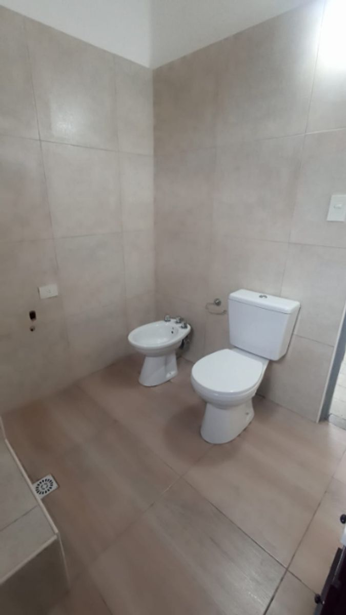 PH DE 4 AMBIENTES EN VENTA EN MORON NORTE - 24
