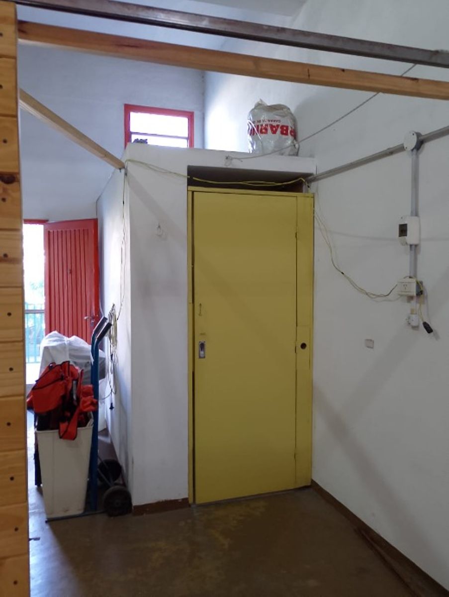 CASA DE 3 AMBIENTES EN VENTA - MORON SUR - 6