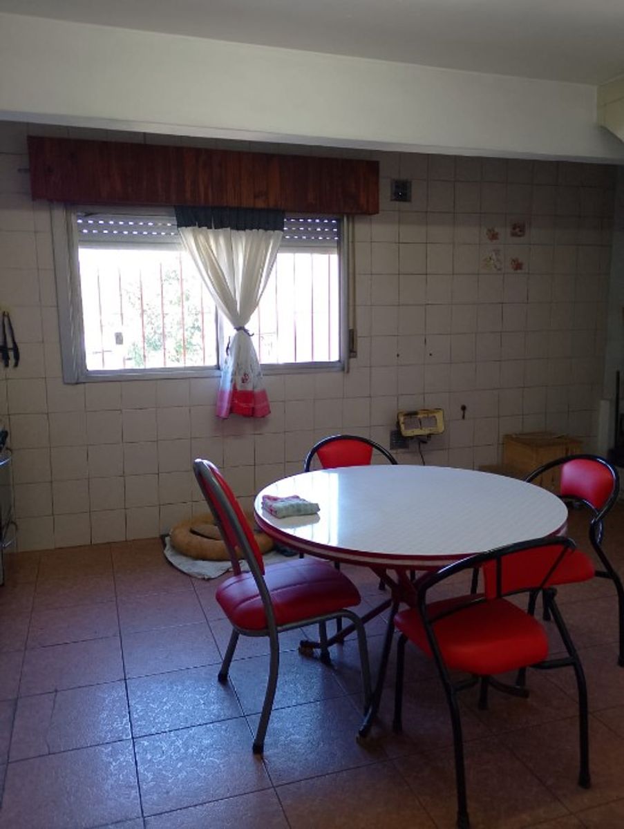 CASA DE 3 AMBIENTES EN VENTA - MORON SUR - 10