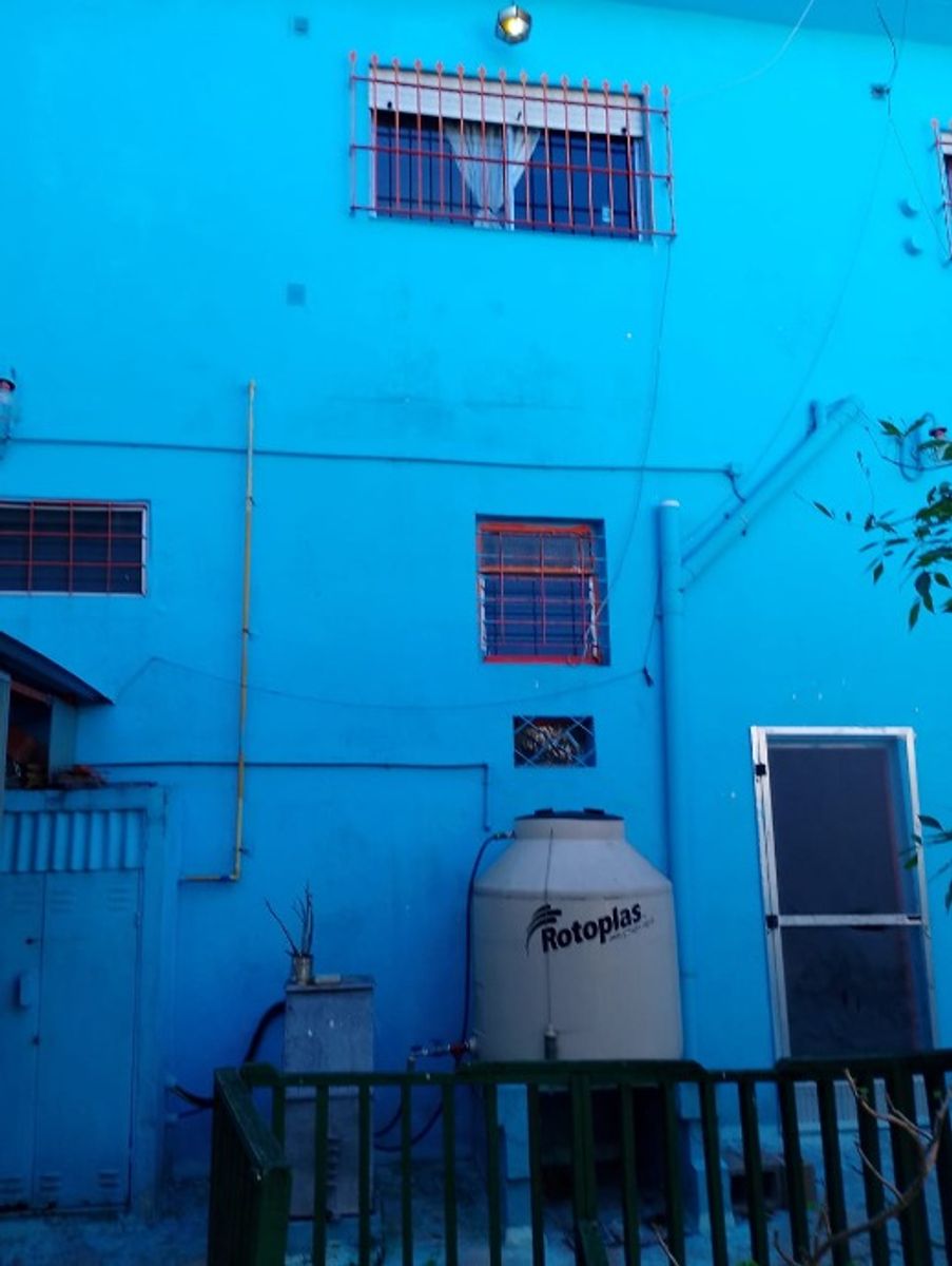 CASA DE 3 AMBIENTES EN VENTA - MORON SUR - 23