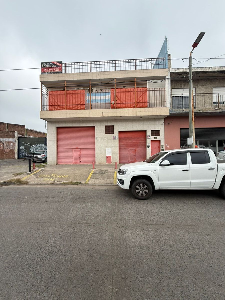 CASA DE 3 AMBIENTES EN VENTA - MORON SUR - 25