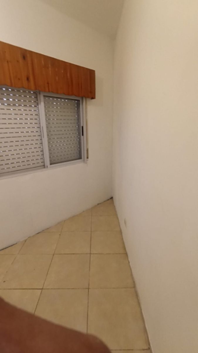 DEPARTAMENTO DE 3 AMBIENTES EN ALQUILER - MORON SUR - 4