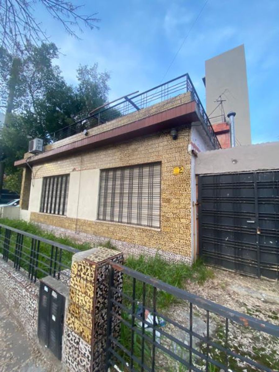 CASA DE 6 AMBIENTES EN VENTA - 4